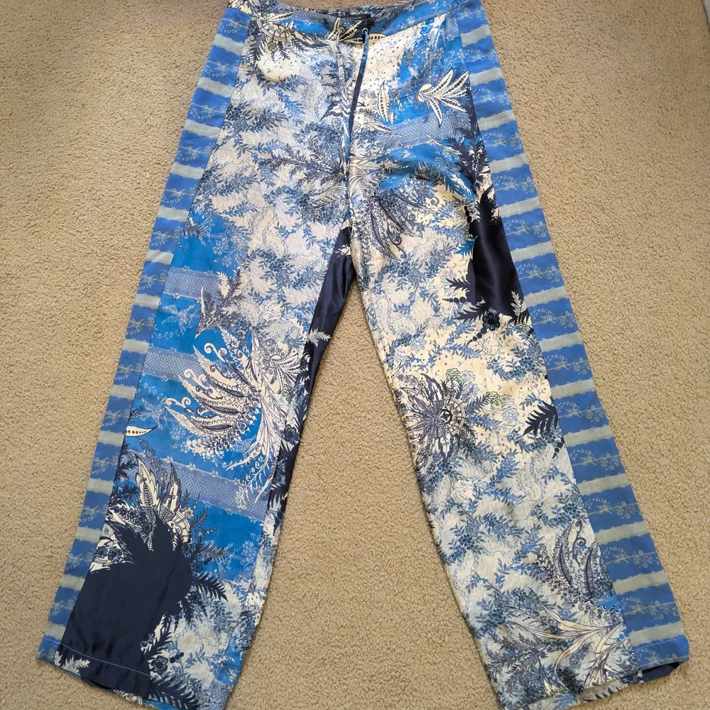 Elie Tahari Blue and Cream Patterned Silk Pants - Picture 1 of 9